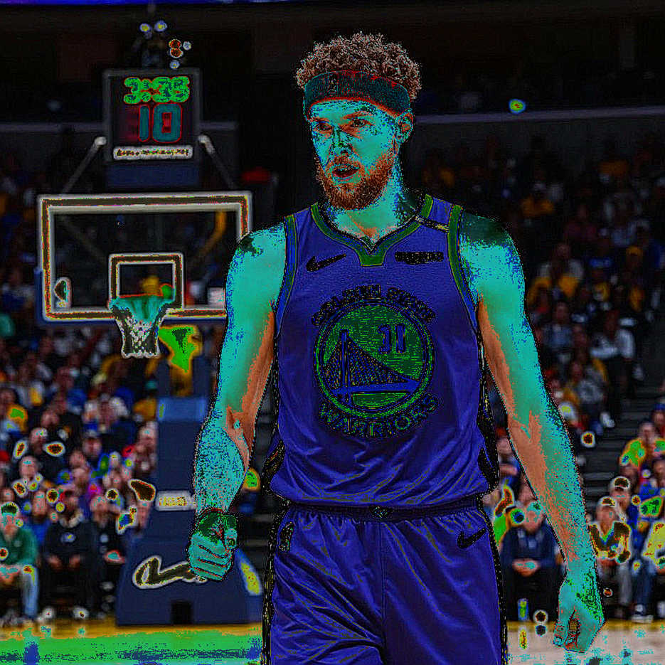 Một trung phong 53 trận NBA, hai chiếc MVP, và câu hỏi chưa được trả lời về Giannis Antetokounmpo