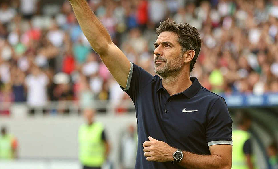 Việt Nam 1-0 Philippines: Ba ngày chuẩn bị, một bàn thắng, và một canh bạc chưa ngã ngũ Việt Nam 1-0 Philippines: Ba ngày chuẩn bị, một bàn thắng, và một canh bạc chưa ngã ngũ