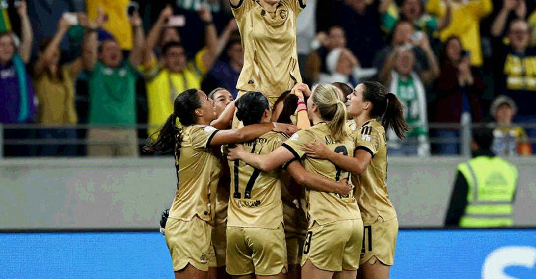 Tuyển Việt Nam đặt chân đến Indonesia: Hành trình 200 km và bài toán thể lực trước thềm FIFA ASEAN Cup 2026 Tuyển Việt Nam đặt chân đến Indonesia: Hành trình 200 km và bài toán thể lực trước thềm FIFA ASEAN Cup 2026