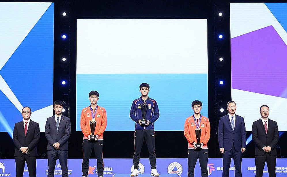 Sam Altshuler gây sốc khi đánh bại tay vợt hạng 3 thế giới Simion Bobi để giành HCV Class 6 tại ITTF Para Challenger Spokane