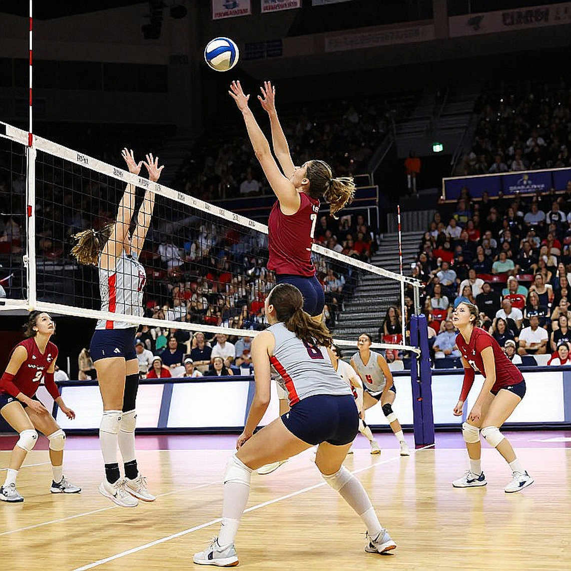 Giải vô địch bóng chuyền bãi biển châu Á 2026: Trung Quốc mở màn bằng chiến thắng hủy diệt, săn vé dự Olympic Los Angeles 2028