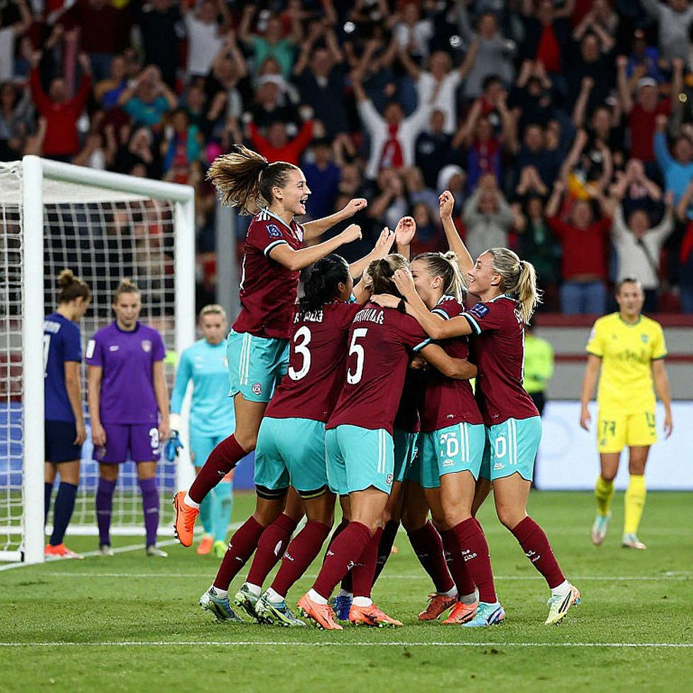 Nhịp đập Việt Nam: Chức vô địch ASEAN Cup và những khoảng lặng phía sau ánh đèn