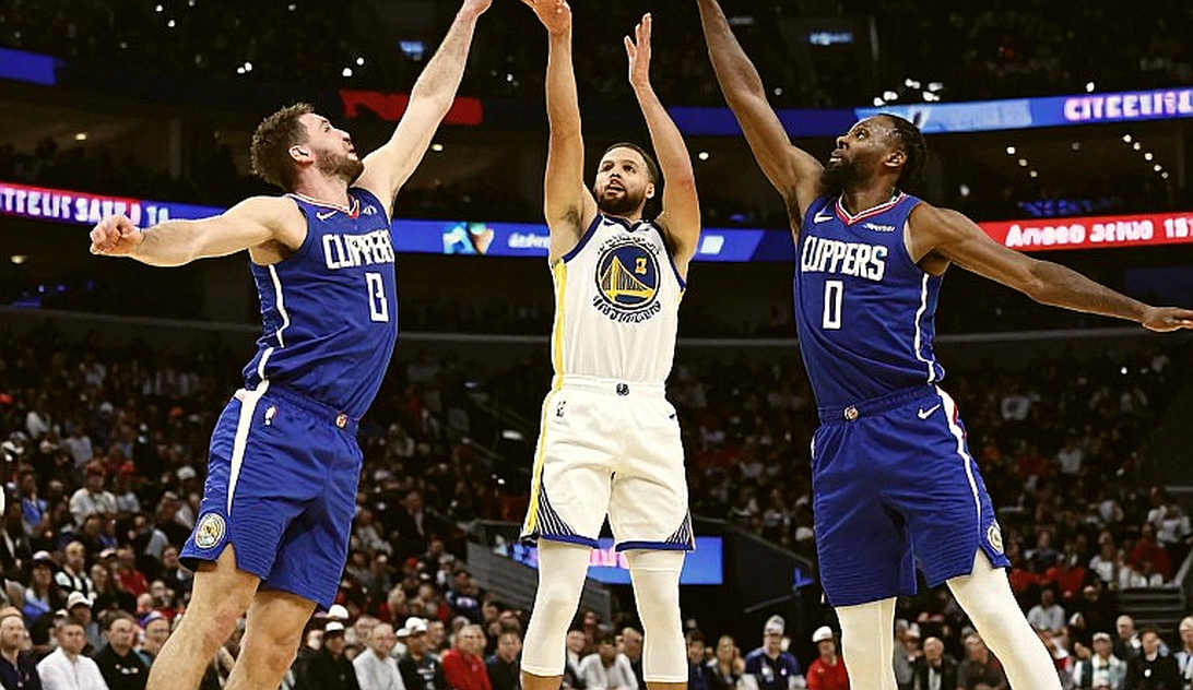 Luka Doncic chính thức tiếp nhận vai trò thủ lĩnh Lakers: 27 tuổi, hào quang và những dấu lặng chưa được gọi tên Luka Doncic chính thức tiếp nhận vai trò thủ lĩnh Lakers: 27 tuổi, hào quang và những dấu lặng chưa được gọi tên